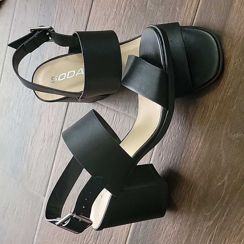 Soda Chunky heels